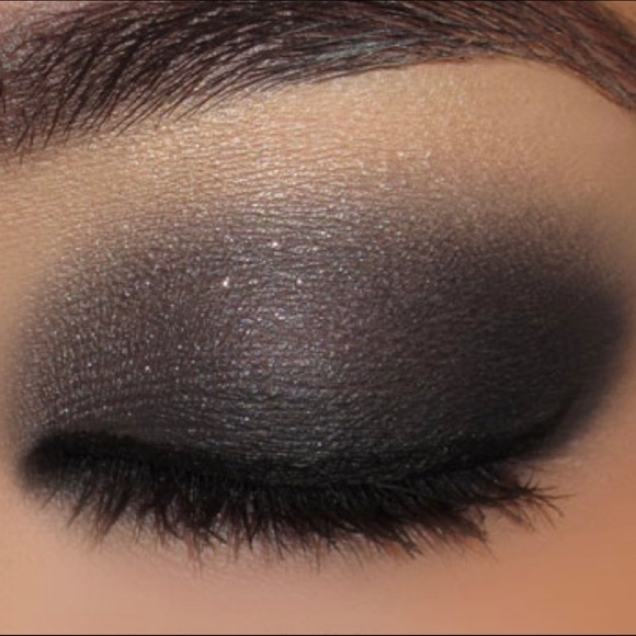 New MAC Greasepaint Slick Black Smoky Eyeliner - Picture 2 of 3